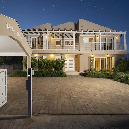 Bella - Beautiful And Modern House With Pool, Souna, Jacuzzi & Playground, - Istra Villa Ližnjan