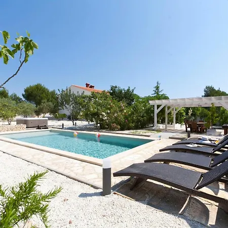 Villa Bella - Beautiful And Modern House With Pool, Souna, Jacuzzi & Playground, - Istra *