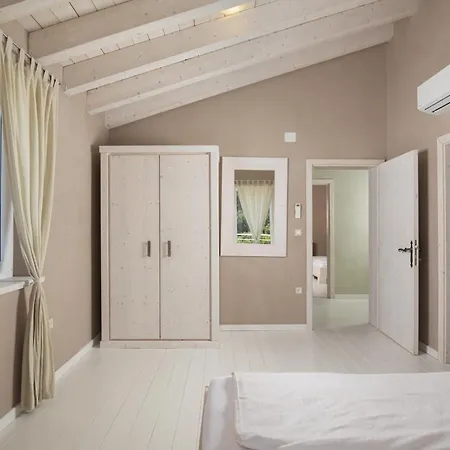Villa Bella - Beautiful And Modern House With Pool, Souna, Jacuzzi & Playground, - Istra