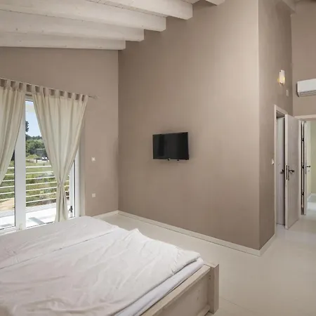 Bella - Beautiful And Modern House With Pool, Souna, Jacuzzi & Playground, - Istra *