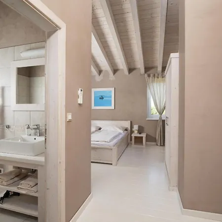 Bella - Beautiful And Modern House With Pool, Souna, Jacuzzi & Playground, - Istra * Ližnjan