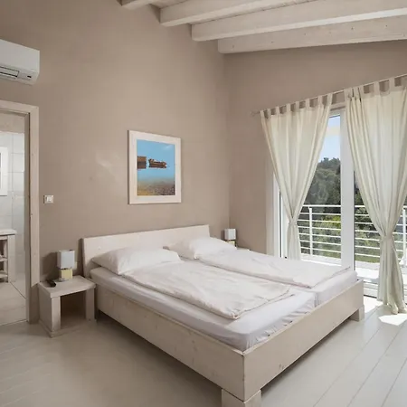 Villa Bella - Beautiful And Modern House With Pool, Souna, Jacuzzi & Playground, - Istra Liznjan
