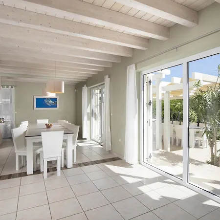 Bella - Beautiful And Modern House With Pool, Souna, Jacuzzi & Playground, - Istra Villa Liznjan