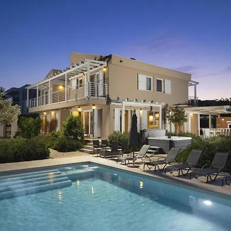 Bella - Beautiful And Modern House With Pool, Souna, Jacuzzi & Playground, - Istra *