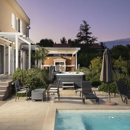 Bella - Beautiful And Modern House With Pool, Souna, Jacuzzi & Playground, - Istra