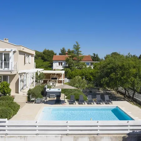 Bella - Beautiful And Modern House With Pool, Souna, Jacuzzi & Playground, - Istra Villa