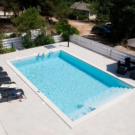 Bella - Beautiful And Modern House With Pool, Souna, Jacuzzi & Playground, - Istra Villa