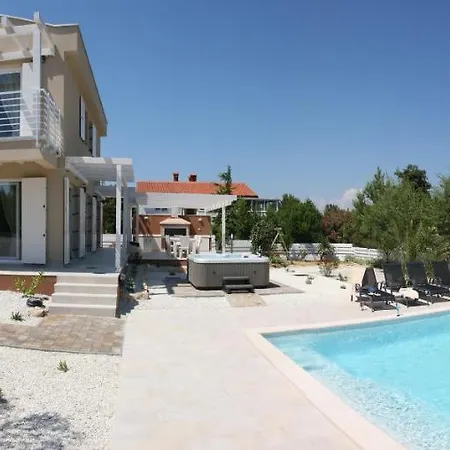Villa Bella - Beautiful And Modern House With Pool, Souna, Jacuzzi & Playground, - Istra