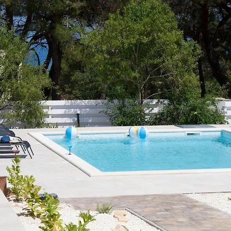 Bella - Beautiful And Modern House With Pool, Souna, Jacuzzi & Playground, - Istra Villa Liznjan