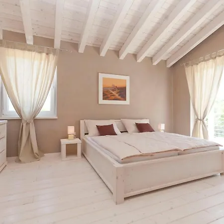 Bella - Beautiful And Modern House With Pool, Souna, Jacuzzi & Playground, - Istra Villa Liznjan
