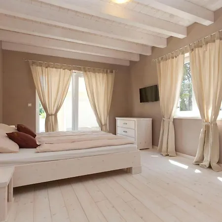 Villa Bella - Beautiful And Modern House With Pool, Souna, Jacuzzi & Playground, - Istra *