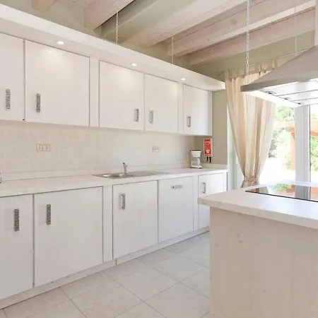 Villa Bella - Beautiful And Modern House With Pool, Souna, Jacuzzi & Playground, - Istra Liznjan