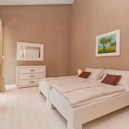 Bella - Beautiful And Modern House With Pool, Souna, Jacuzzi & Playground, - Istra * Liznjan
