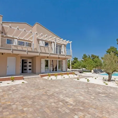 Bella - Beautiful And Modern House With Pool, Souna, Jacuzzi & Playground, - Istra Villa